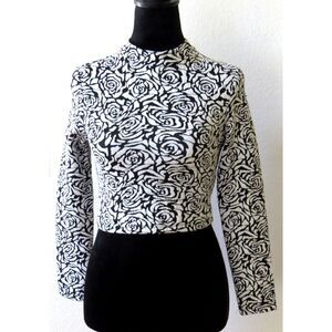 H&M Divided Long Sleeve Crop Top Black & White Floral pattern  Small  EUC